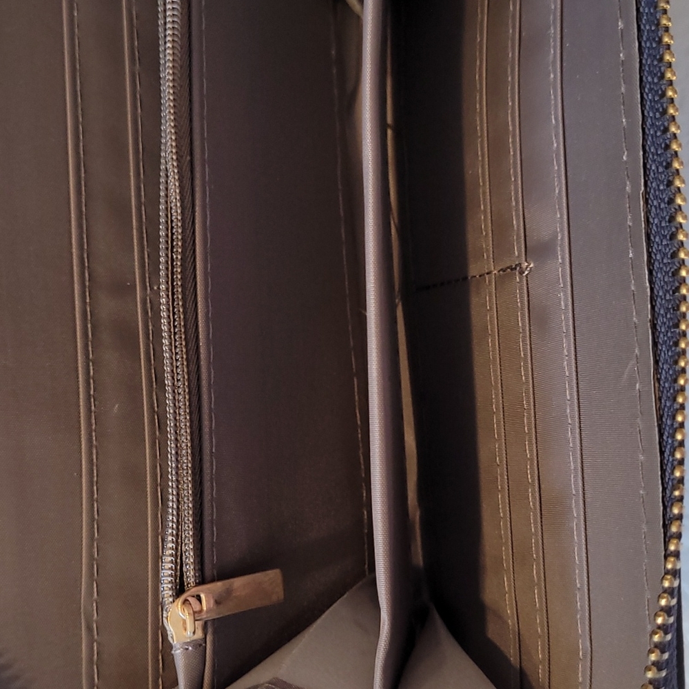 Wallet - Picture 6 of 7